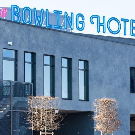 The Bowling Hotel Grens Экстерьер фото
